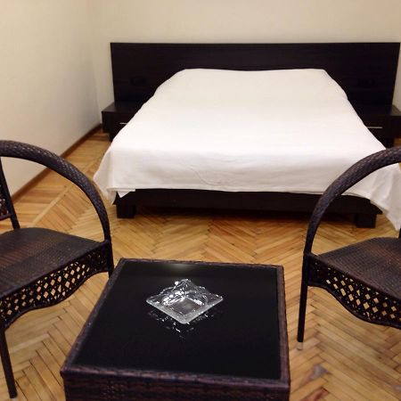Yerevan Center Studio Apartment Exteriör bild