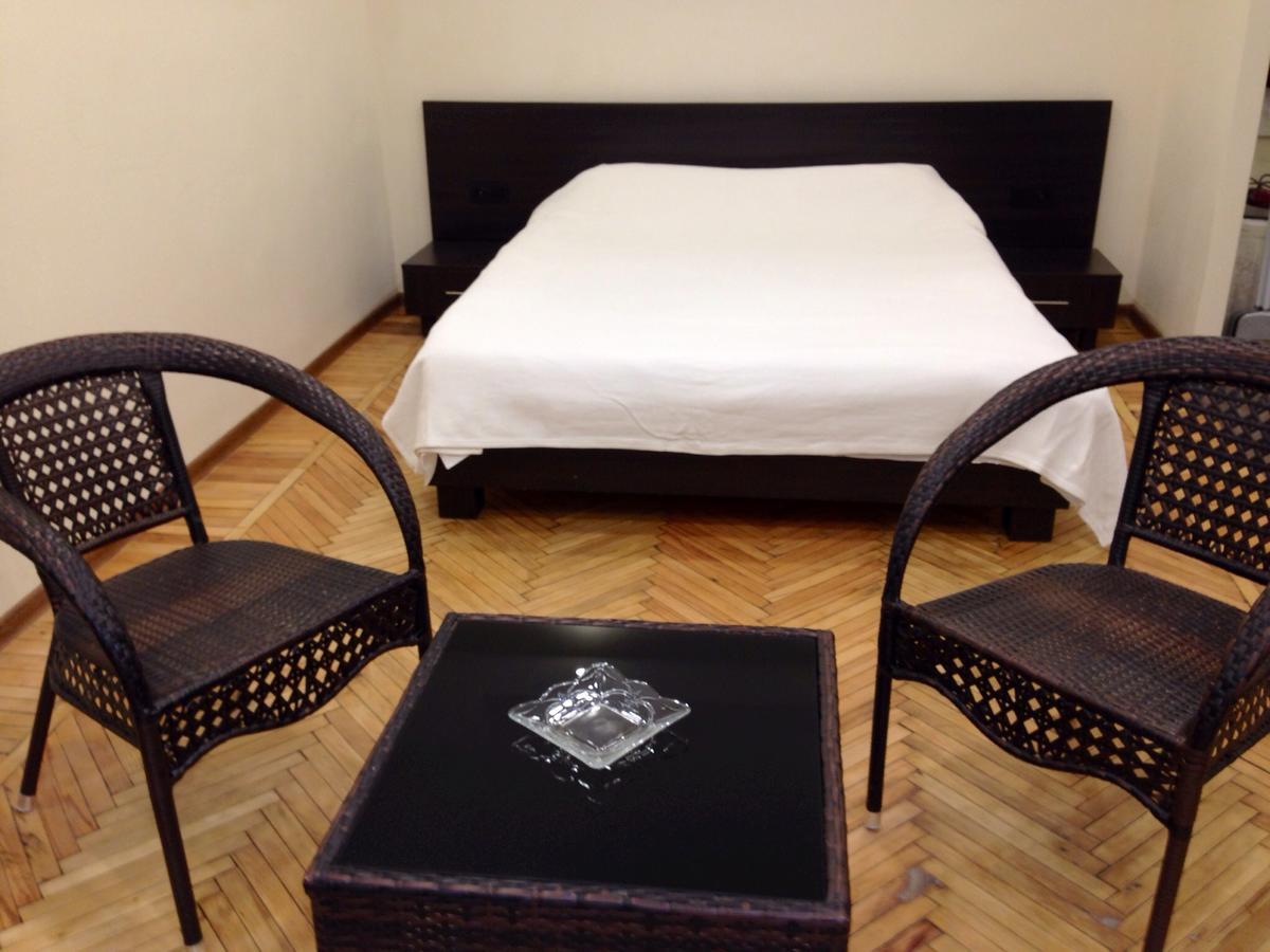 Yerevan Center Studio Apartment Exteriör bild
